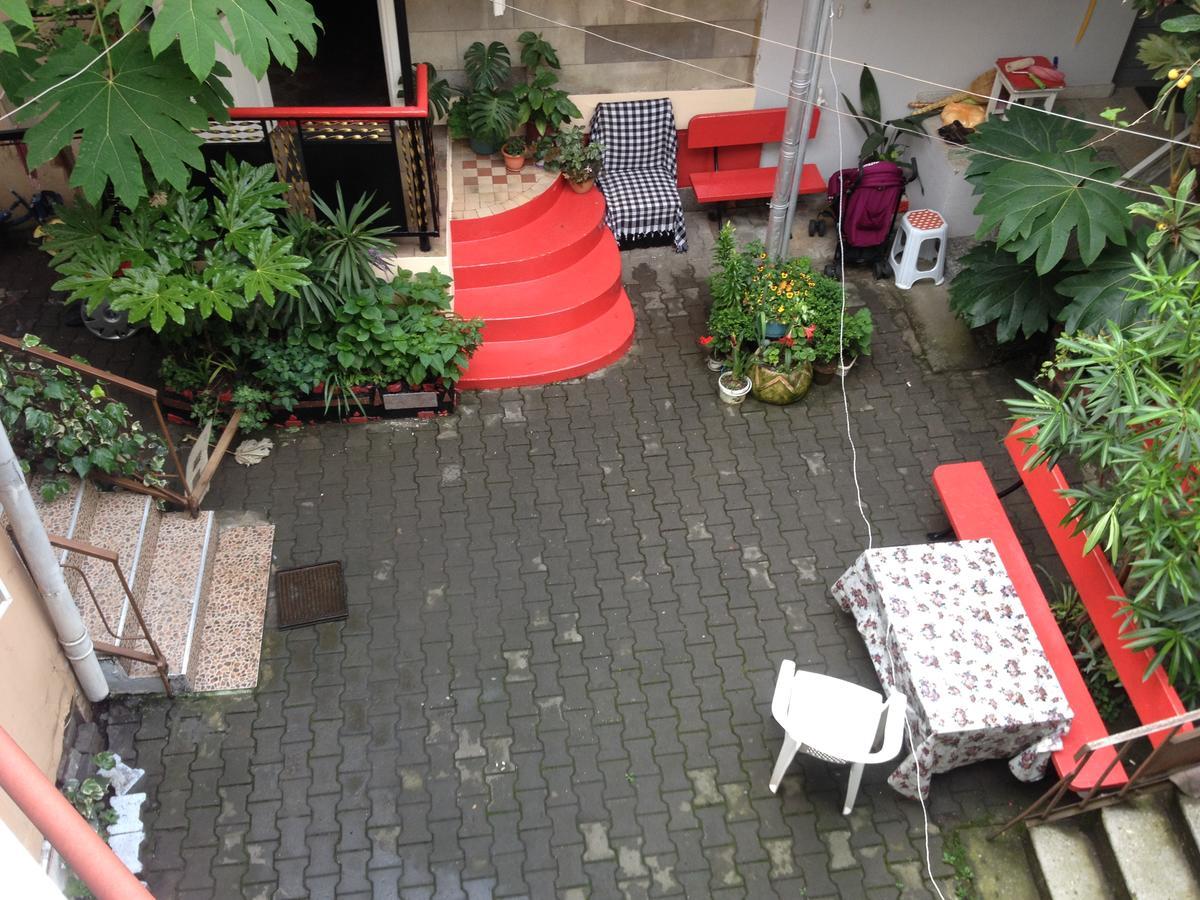 Apartment on Melashvili 24  Batumi Bagian luar foto