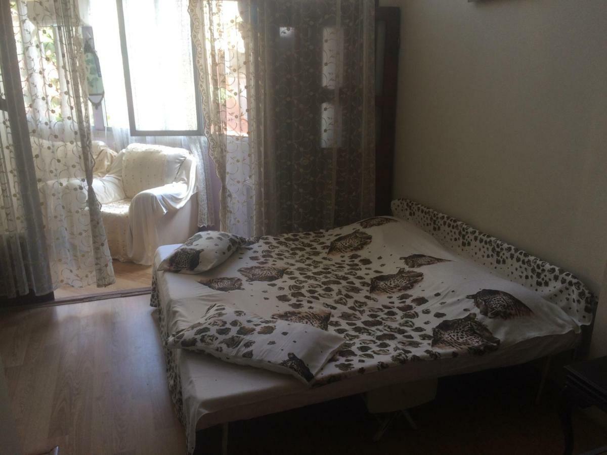 Apartment on Melashvili 24  Batumi Bagian luar foto