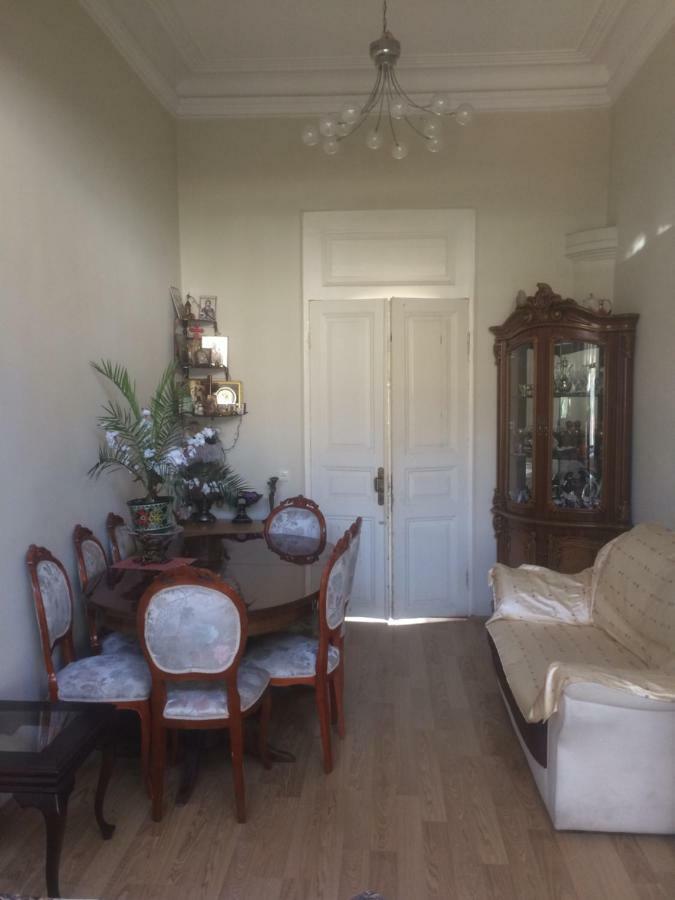Apartment on Melashvili 24  Batumi Bagian luar foto